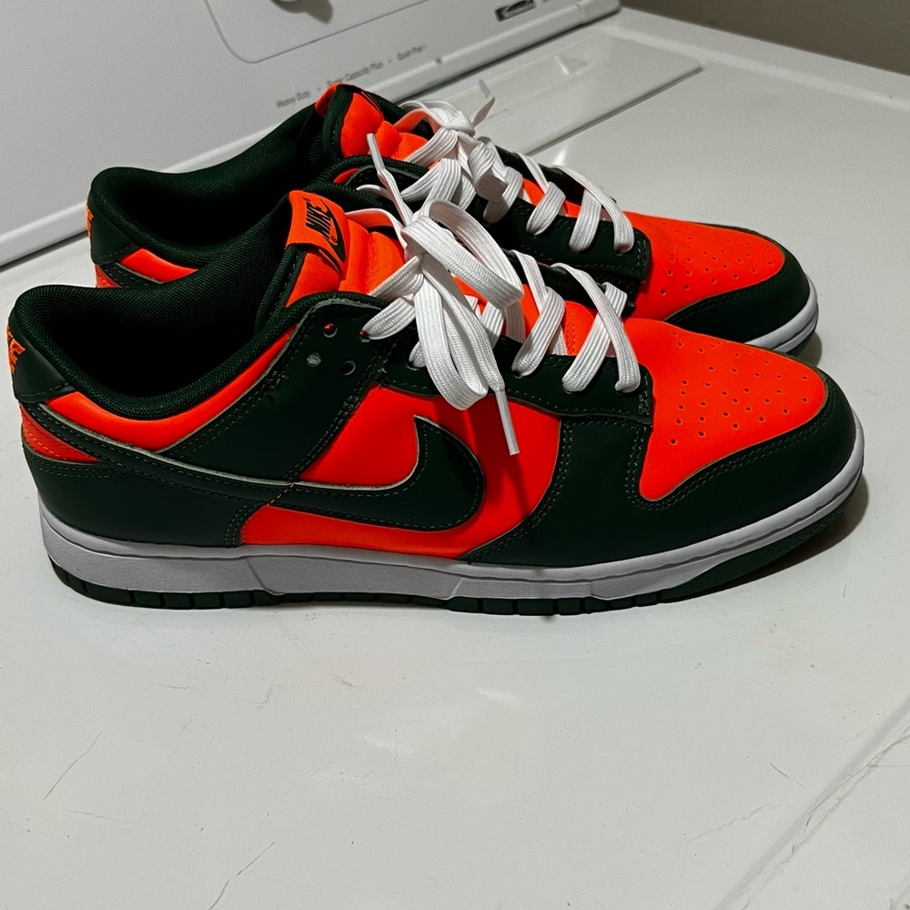 Nike Dunk Low “Miami Hurricanes”